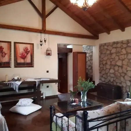 Fragosiko - Rustic Retreat In Kefalonia Dom wakacyjny